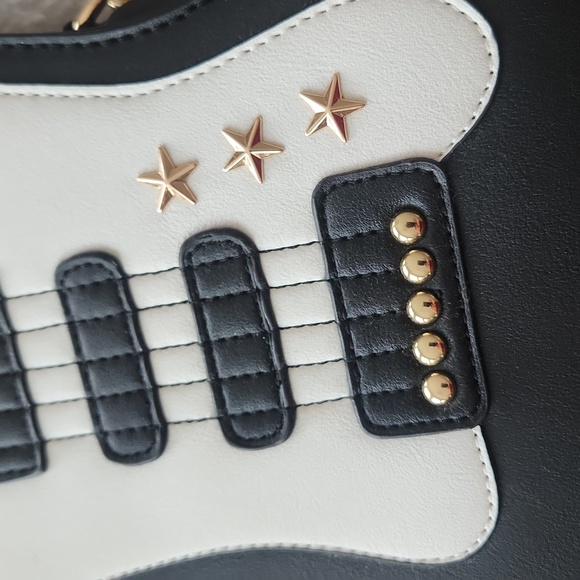 GUITAR POCKETBOOK - Picture 2 of 6